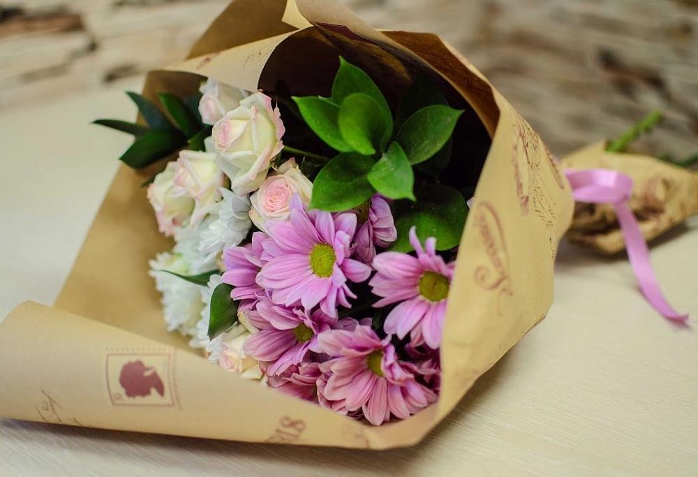 Букет цветов из: Розы и Хризантемы в Вахтане