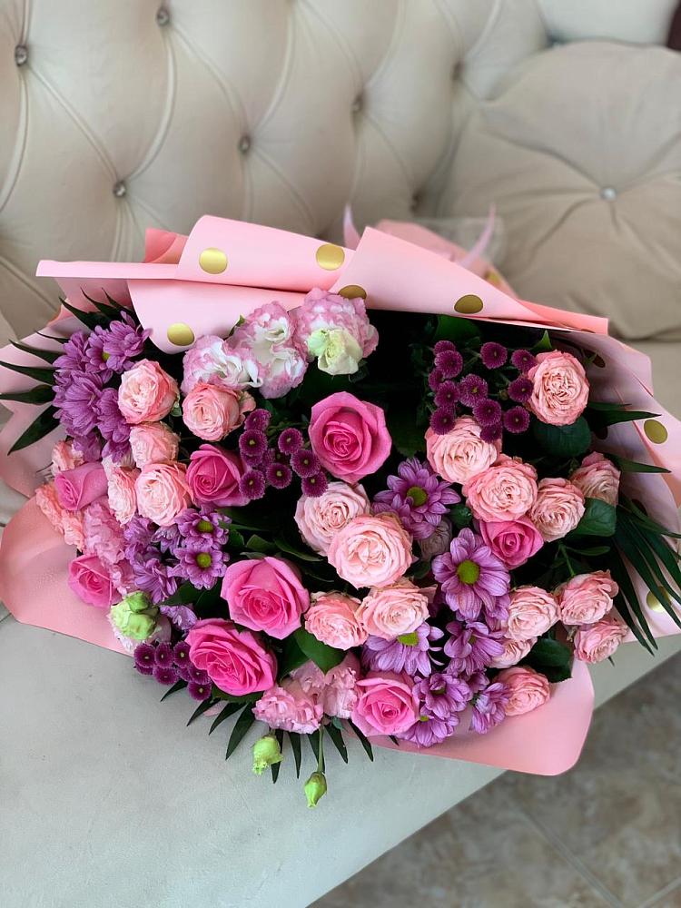 Букет цветов из: Хризантемы, Розы и Лизиантусы в Вахтане