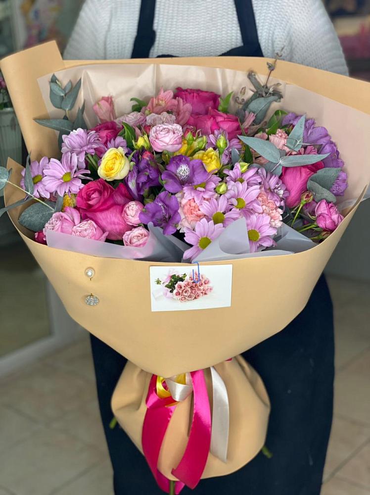 Букет цветов из: Хризантемы, Гвоздики и Альстромерии в Вахтане