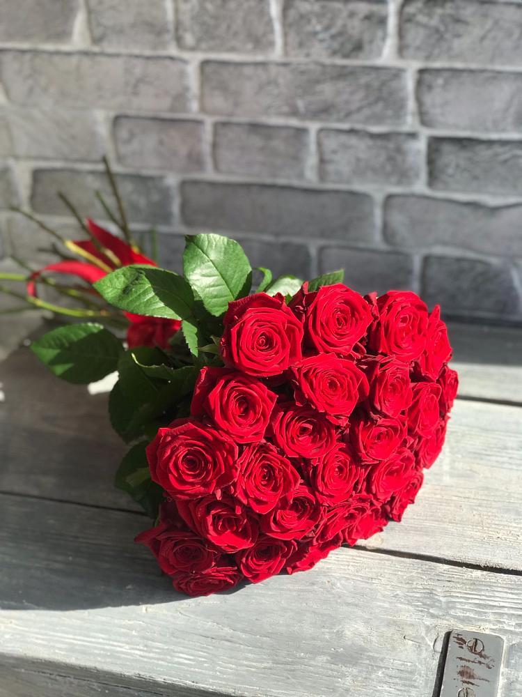 Букет Красные розы Фридом в Вахтане