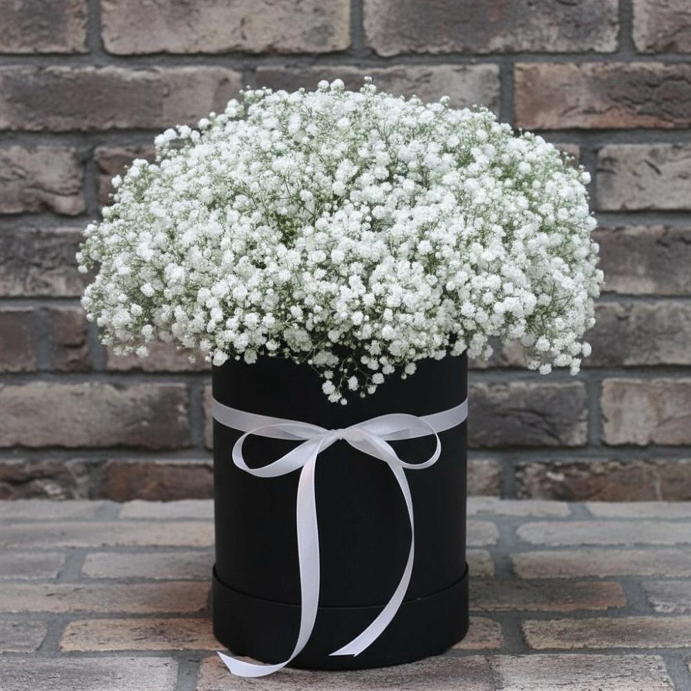 Цветочная композиция из Гипсофила в шляпной коробке в Вахтане