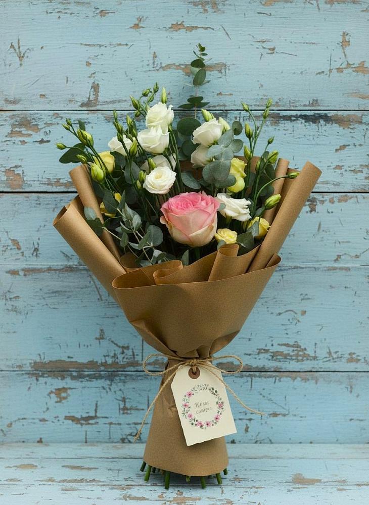 Букет цветов из: Розы и Лизиантусы в Вахтане