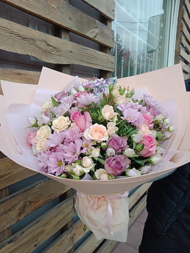 Букет цветов из: Розы и Хризантемы в Вахтане