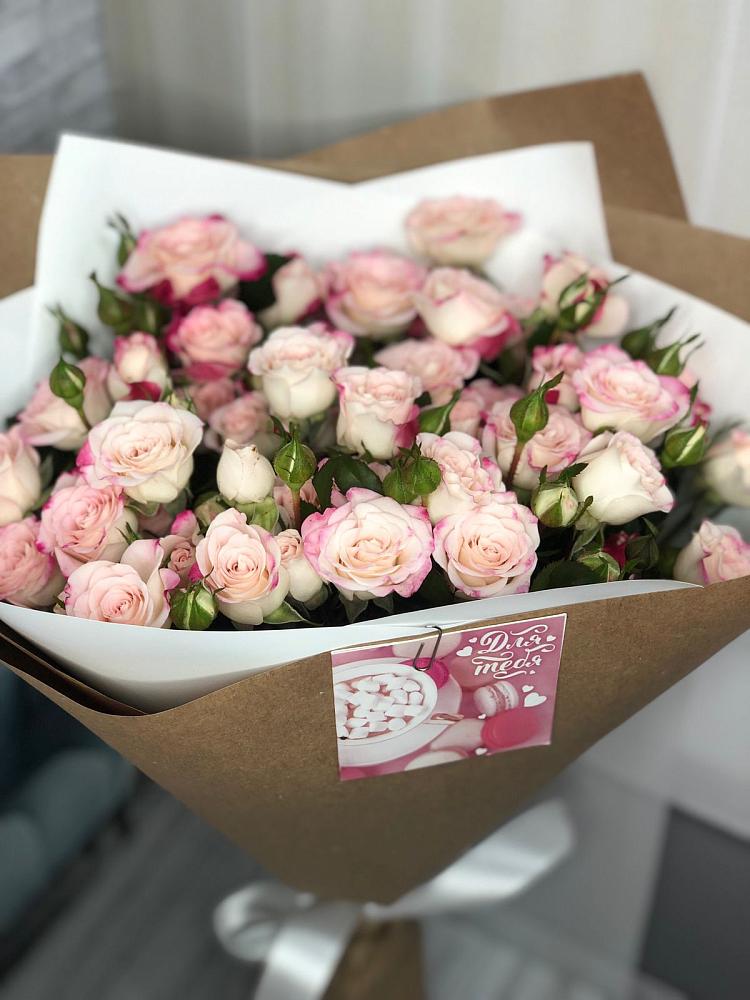 Букет цветов из: Розы в Вахтане