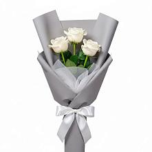 Букет 3 белые розы в Вахтане