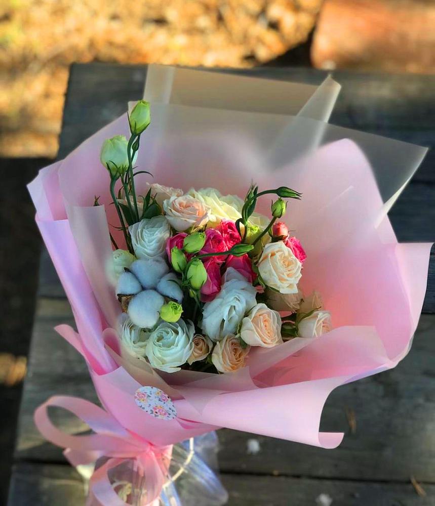 Букет цветов из: Розы и Лизиантусы в Вахтане