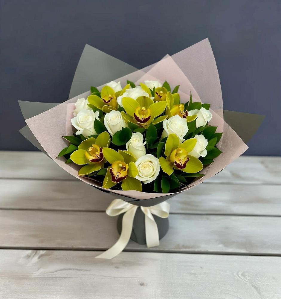 Букет цветов из: Орхидеи и Розы в Вахтане