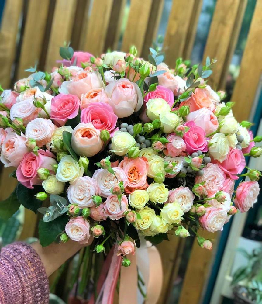 Букет цветов из: Розы в Вахтане