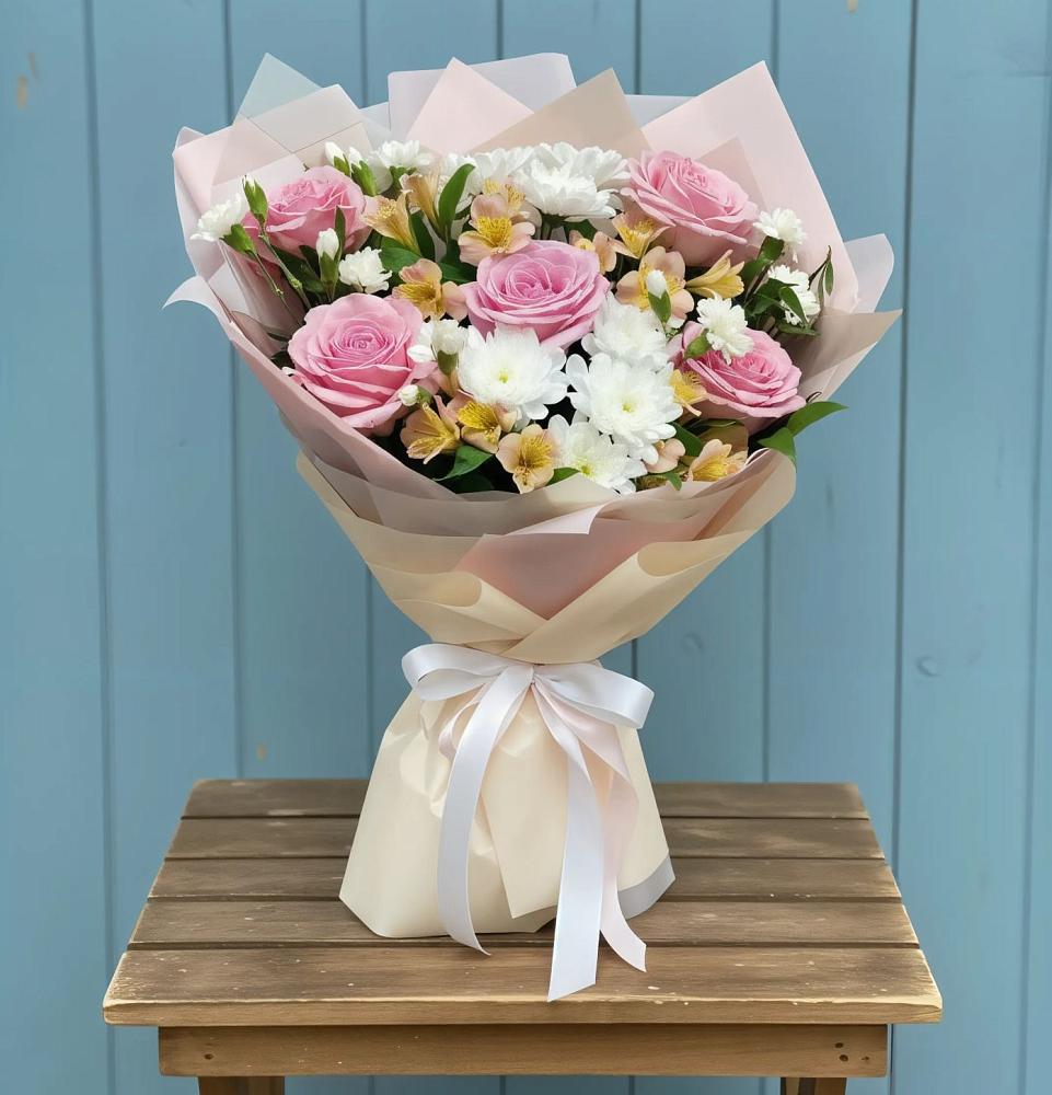 Букет цветов из: Гвоздики, Орхидеи и Розы в Вахтане