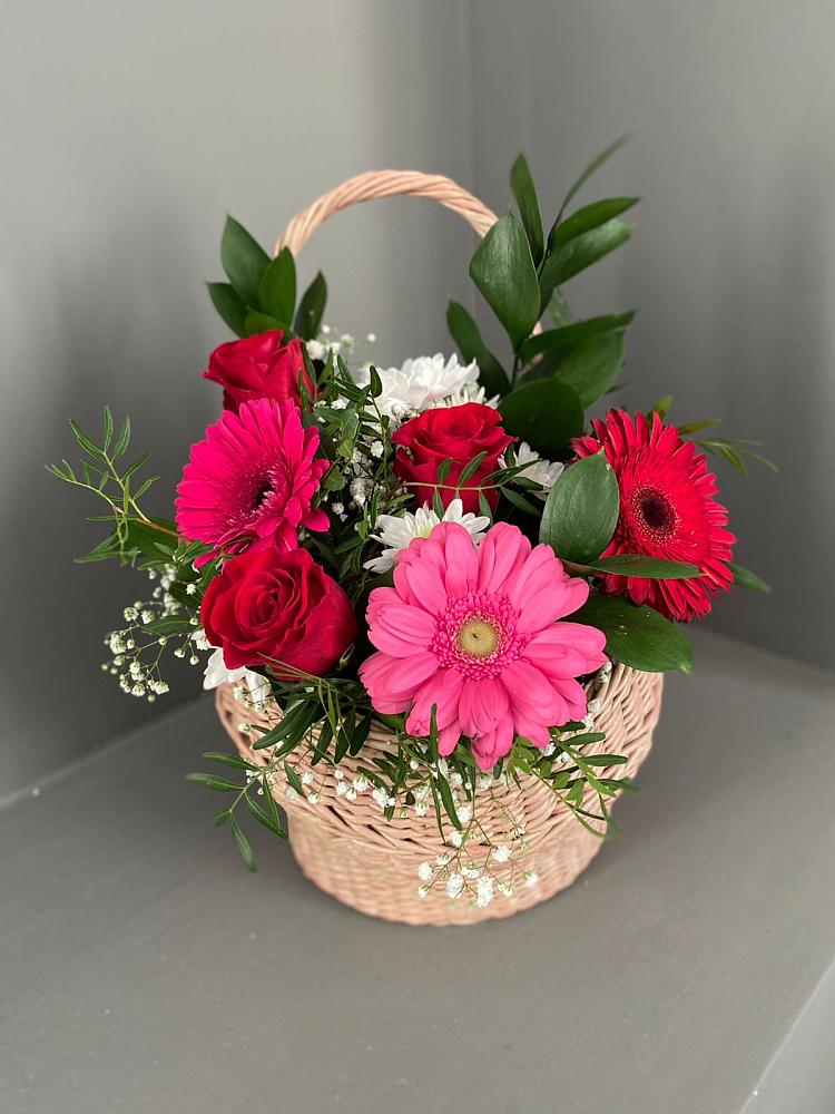 Цветочная композиция из Розы, Хризантемы и Герберы в корзине в Вахтане