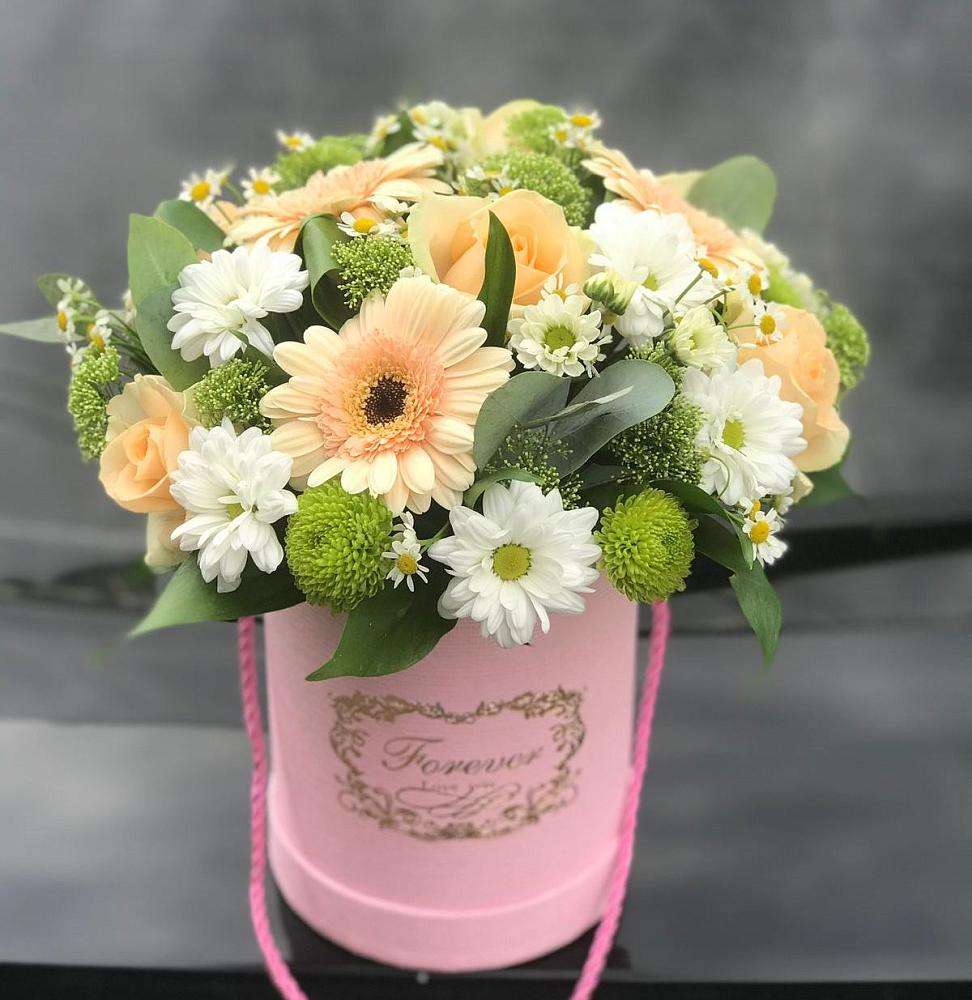 Цветочная композиция из Розы, Герберы и Хризантемы в шляпной коробке в Вахтане