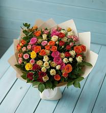 Букет Микс из разноцветных кустовых роз в Вахтане